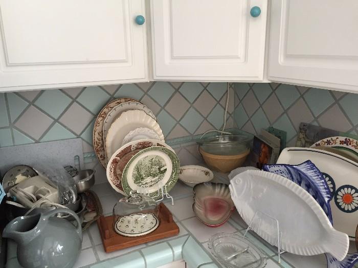 DISHES AND HOUSEWARES