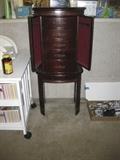 Jewelry chest
