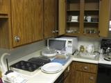 Microwave & kitchen items