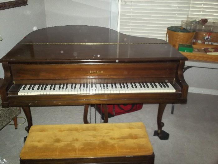 Kimball 5100 baby grand piano with bench 700 dollars best offer 