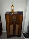 vintage radio 100.00