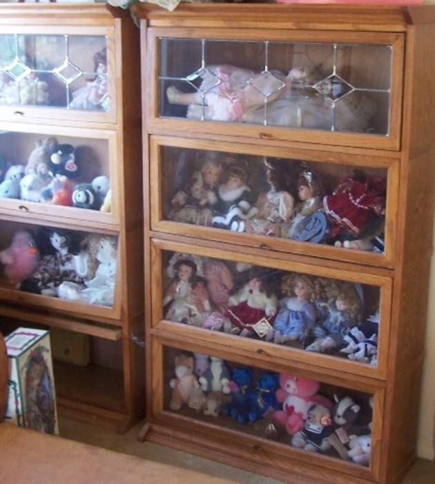 bookcases and dolls