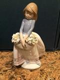 Lladro 5467. Dulcemente timida. Signed and with box