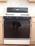 Stove - GE Gas - White and Black - Excellent Condition