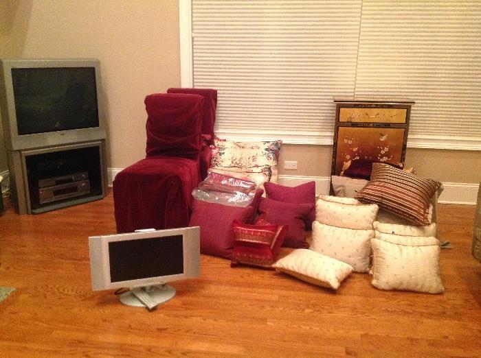 Chairs, TV's, Pillows