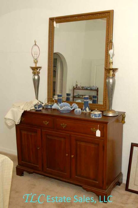 Another view of the dresser.