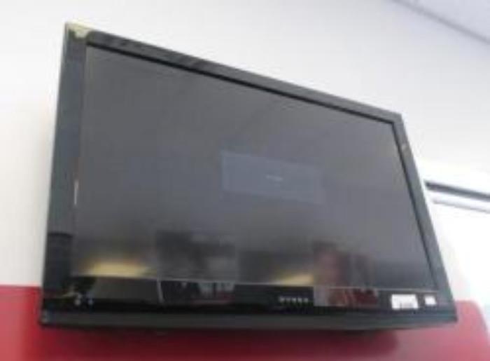 Dynex 32" Flat Screen Television with Remote & Wall Mount included 