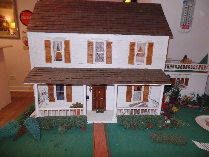 Large doll House