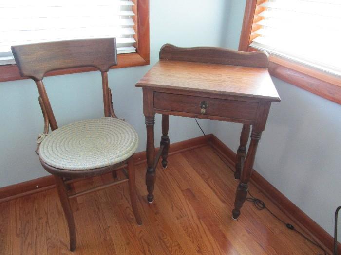 Beautiful Oak Telephone desk and chair