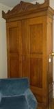 Beautiful early 1900's golden oak armoire