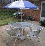 Very nice 6 piece outdoor dining set - very good condition