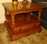 Maple End Table. 25x25x21