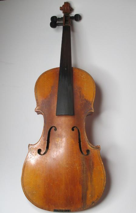 Antique Violin which had belonged to the late Dr. Harper's mother, so est circa 1900 