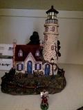 One of several pieces in the Thomas Kinkade Seaside Village