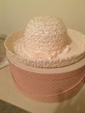 Another vintage hat and hat box in good condition