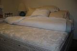 Stearns & Foster King Bed Super Clean, Gently used