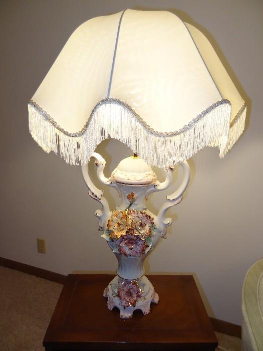 Pair of Incredibly Ornate Capodimonte Lamp in excellent condition