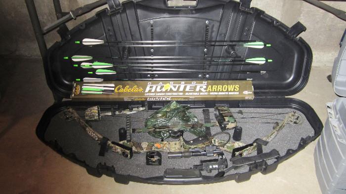 Compound Bow with case and Arrows