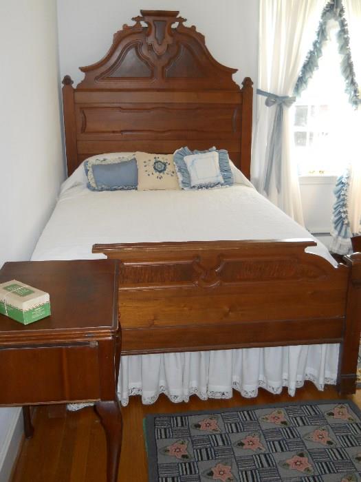 vintage bed, Singer sewing machine w/Queen Anne style legs, vintage hooked rugs, etc.