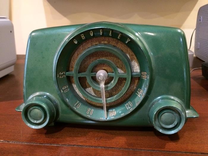 vintage crosley bakelite radio