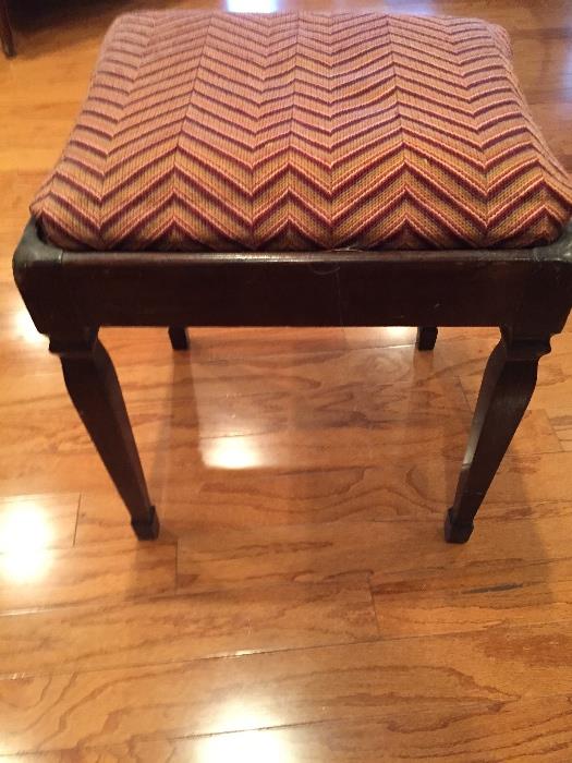 Sewing Machine Stool with Storage Compartment