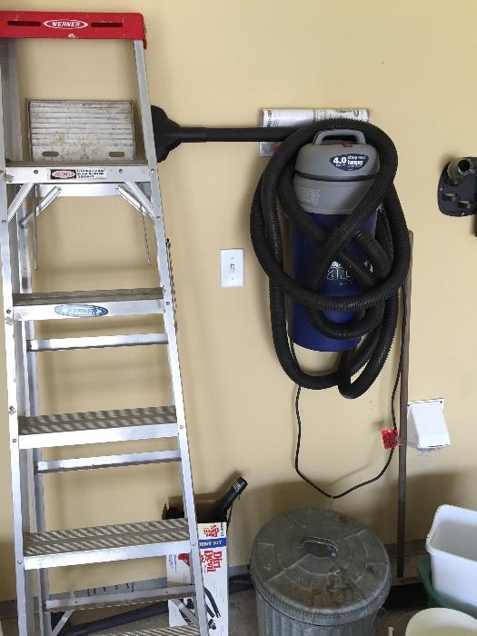 Aluminum Ladder and Wet/Dry Vac