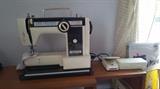 Vintage 'White' sewing machine. In great condition.