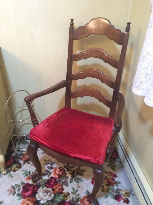 Dining room with 6 chairs