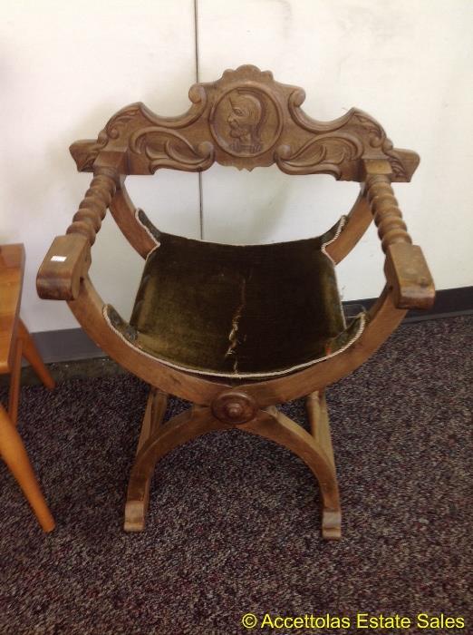 Antique Savorola Chair