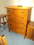 Oak chest of drawers