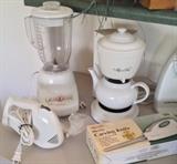 Hamilton Beach 10-Blend Blender, Mrs. Tea Teapot, Kitchen Gourmet, Electric Carving Knife 