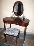 Lovely little ladies' vanity with drawer and stool