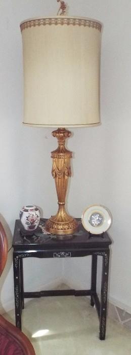 REGENCY GILT LAMP AND QUEEN ANN PEDESTAL TABLE