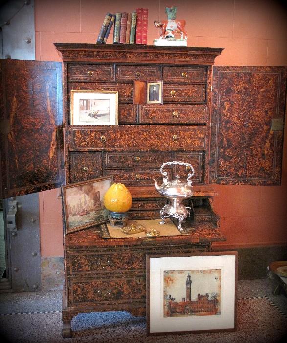 Coxed & Woster desk circa 1700 - Rare!