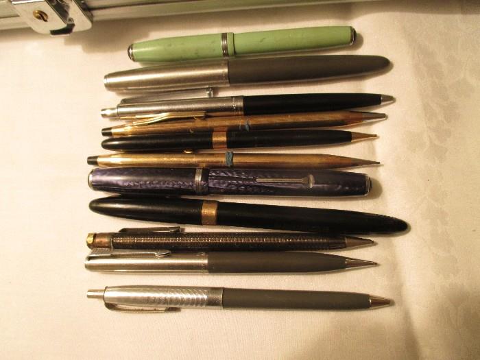 Fountain pens and other vintage writing implements