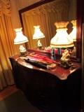 CLASSIC VINTAGE GLASS TOPPED DRESSER OF DRAWERS WITH MIRROR---SOLID WOOD---NO CHEESE BOARD BEHIND