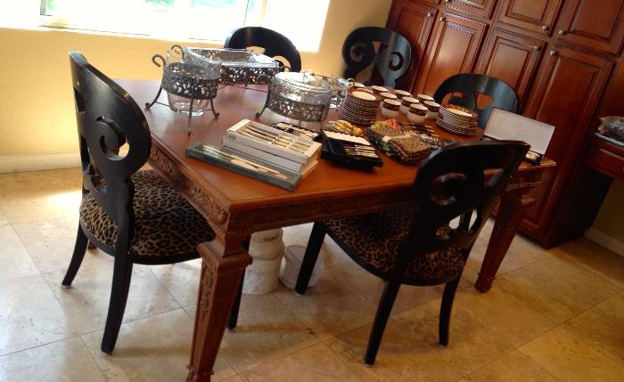 Decorative dining table with 6 chairs 