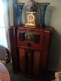 Antique 30's radio and cabinet.
