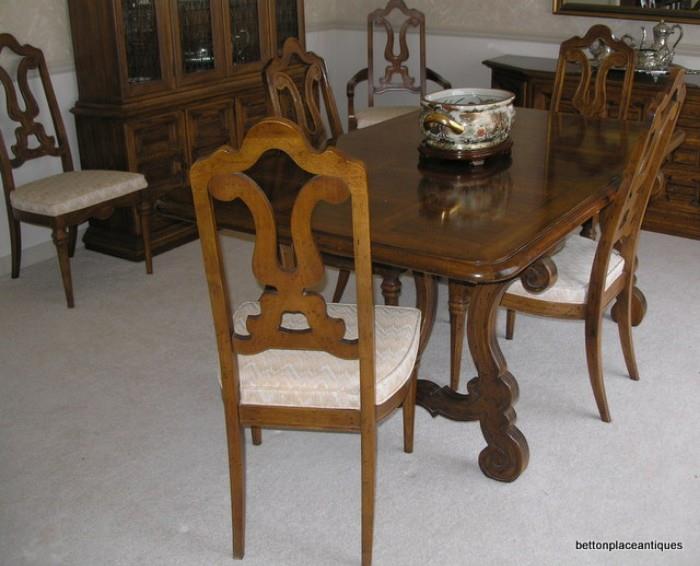 Heritage Dining Table with 8 chairs