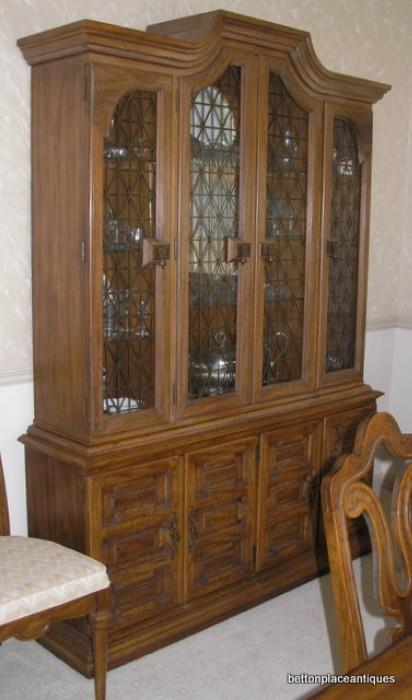 Heritage lighted Hutch