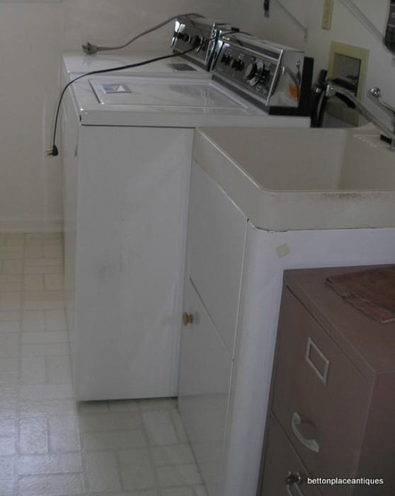 Kitchen Aid washer/dryer
