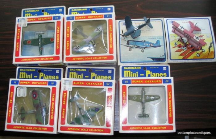 Bachmann vintage small planes in packets/two out of packet