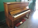 A8 #3 Wurlitzer 1925 44” Walnut Studio Upright Piano #72072 Condition of 7