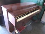 G54#7 Lester 1945 Spinet Piano Mahogany Finish Rough Conditionof 6 #140158