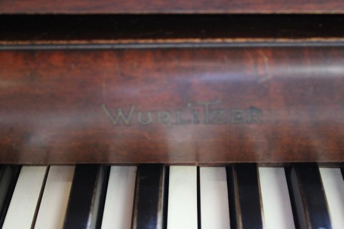 A54 #9 Wurlitzer 45” 1942 Studio Upright Piano *finish rough* #226026 Condition of 7