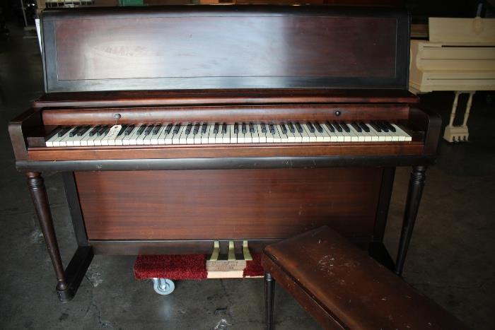 A54 #9 Wurlitzer 45” 1942 Studio Upright Piano *finish rough* #226026 Condition of 7