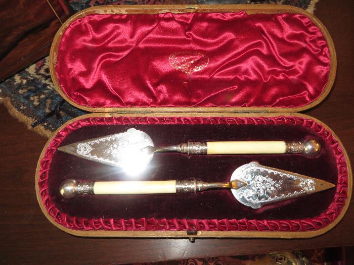 IVORY AND SILVER SERVERS IN ORIGINAL BOX