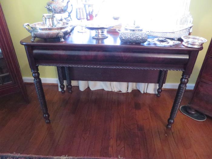 ANTIQUE DINING TABLE END