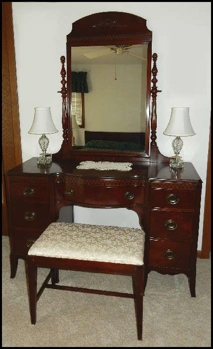 Bedroom set dresser with stool