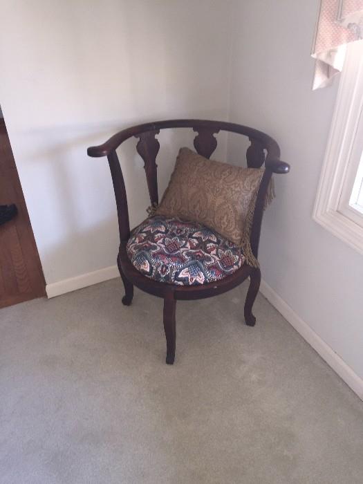 VICTORIAN ROUND CHAIR (CRACKS IN WOOD) SOLD AS IS